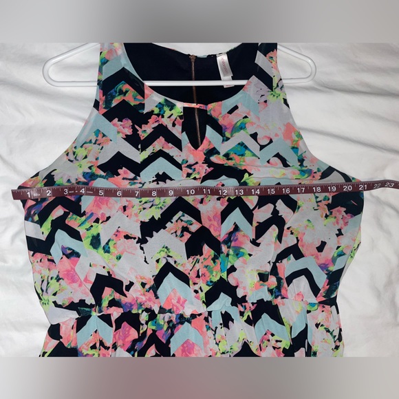 cute short Chevron Xhilaration summer dress - Picture 6 of 7